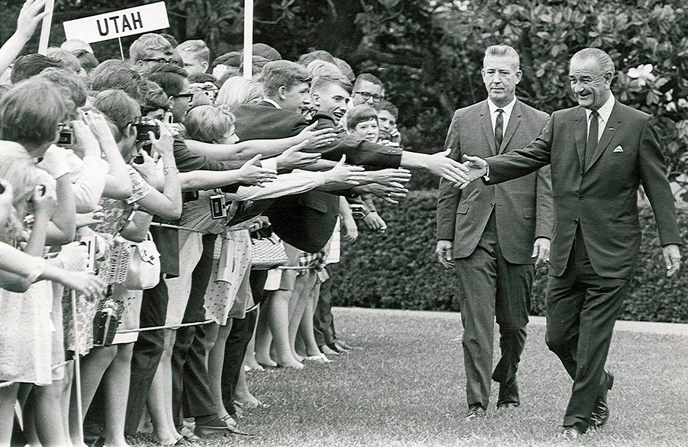 LBJ greets Youth Tour attendees on the White House lawn in 1968